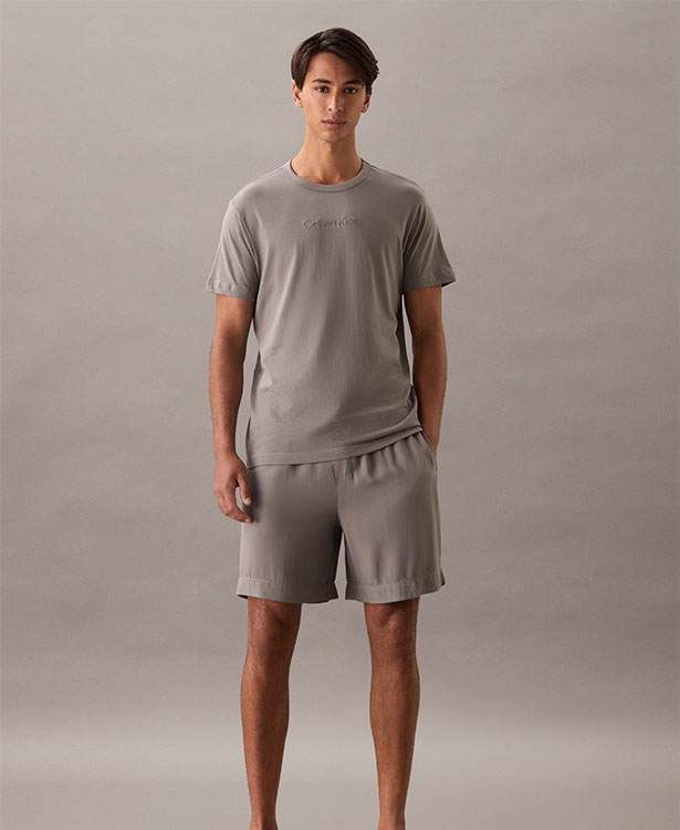 <span style="font-family: 'Klein Web 55 Regular'; font-size: 17px; letter-spacing: 0px;">Loungewear</span>