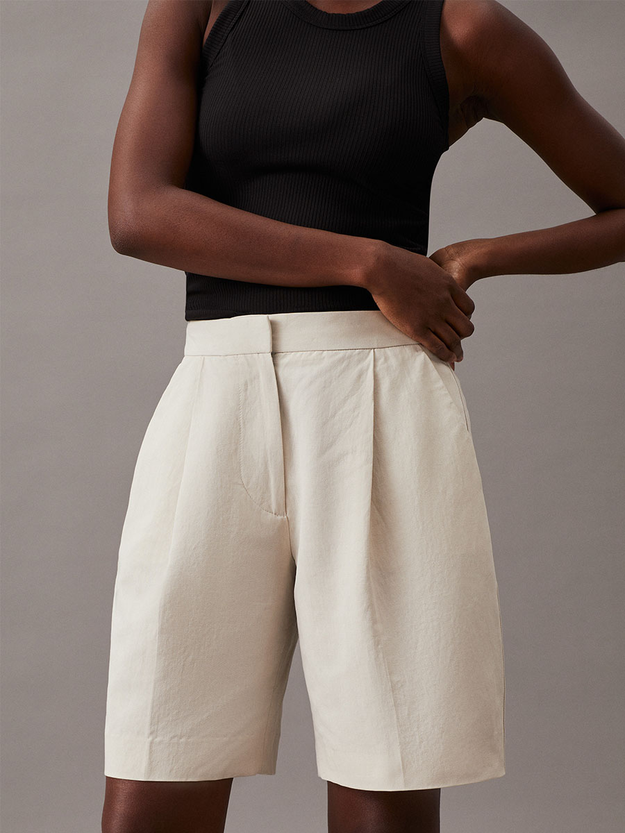 <p style="text-align: left;"><a href="/wide-linen-blend-tailored-shorts-peyote-k20k206671pea">Wide Linen Blend <br>Tailored Shorts</a></span>